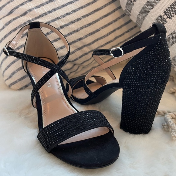 Black Strappy Heels π€ Kelly & Katie Black Strappy Heel Size 8 π€ Comfy! - Picture 8 of 11